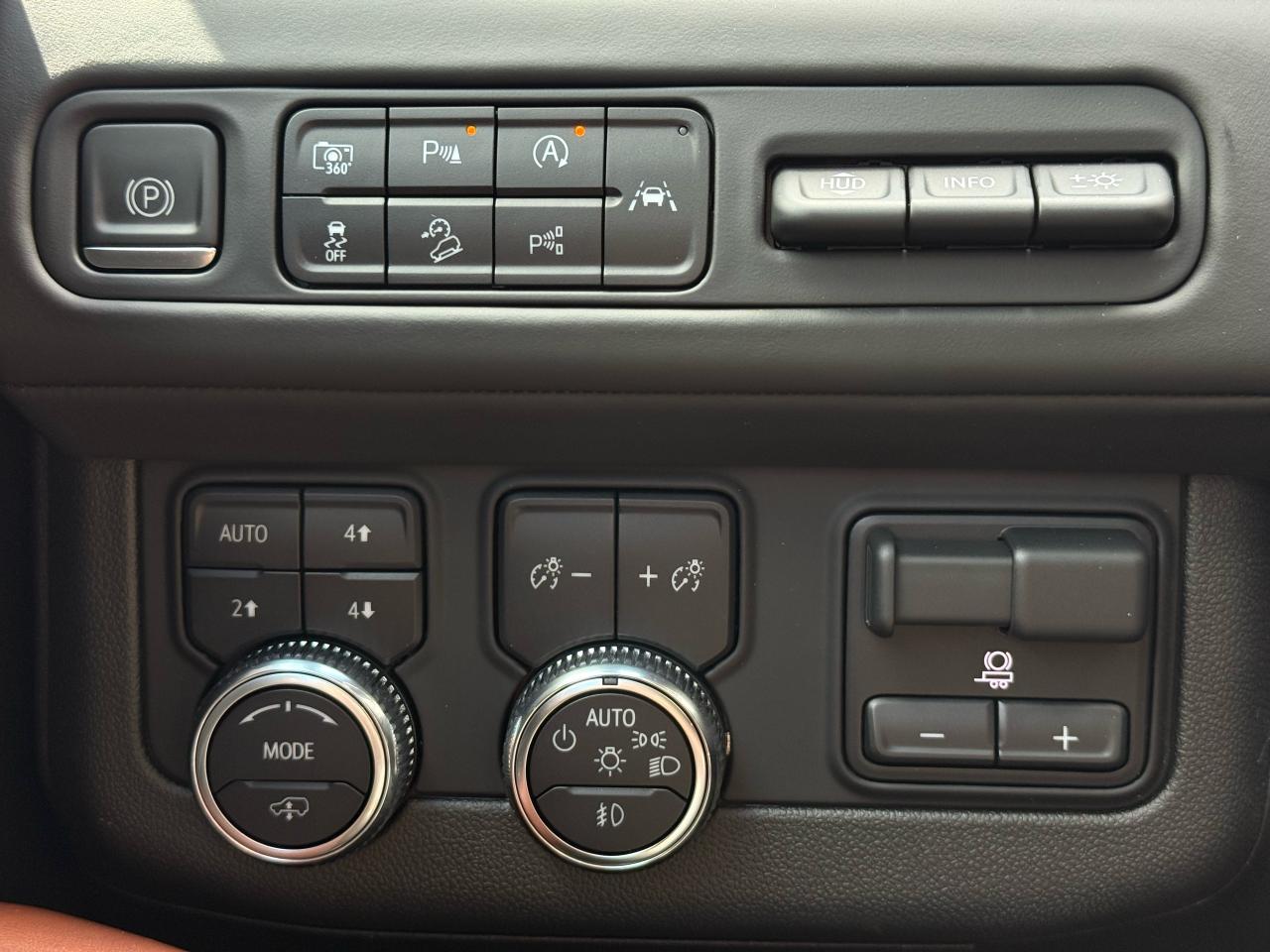 2023 GMC Yukon XL Denali Ultimate | Massage Seats | Rear Entertainment | Panoramic Sunroof - Photo #18