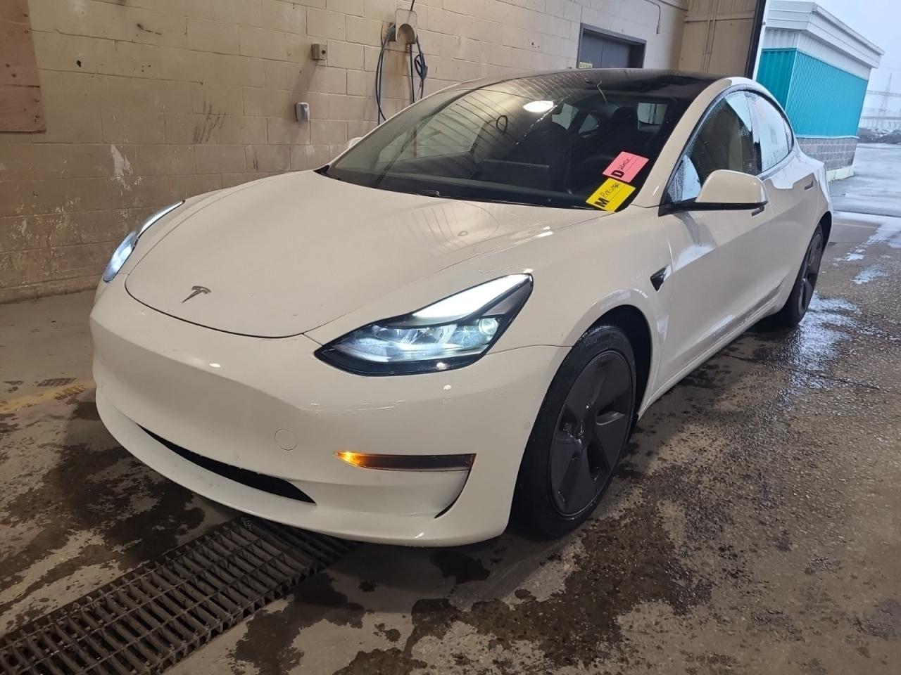 Used 2021 Tesla Model 3 SR Plus Pearl White Pano Roof / Leather / Blind Spot Camera for sale in Mississauga, ON