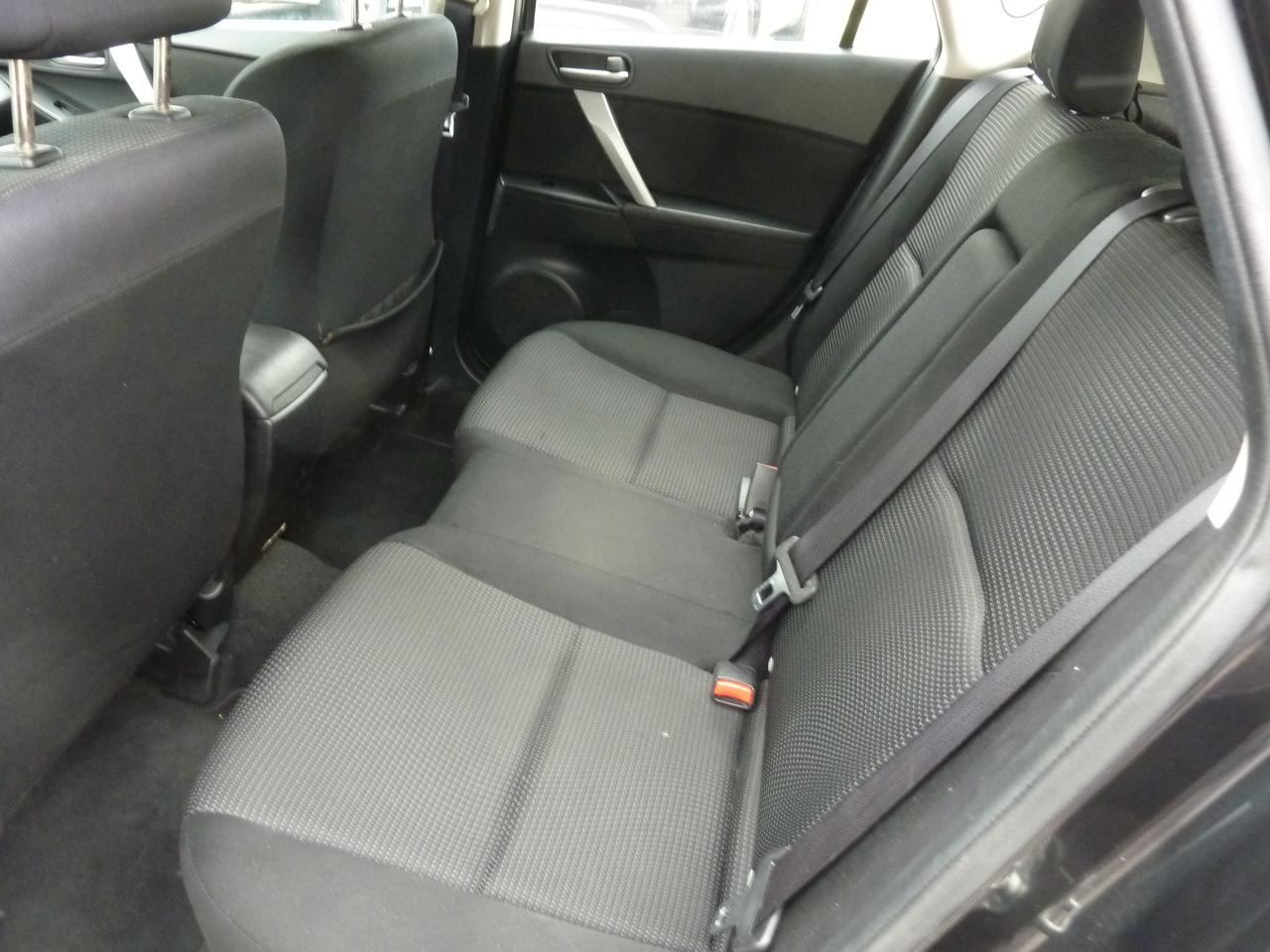 2012 Mazda MAZDA3 GS-SKY - Photo #9