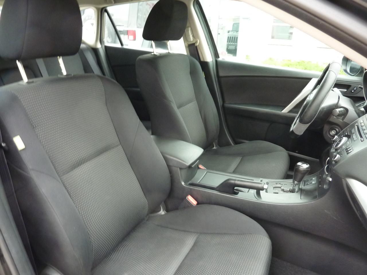 2012 Mazda MAZDA3 GS-SKY - Photo #12