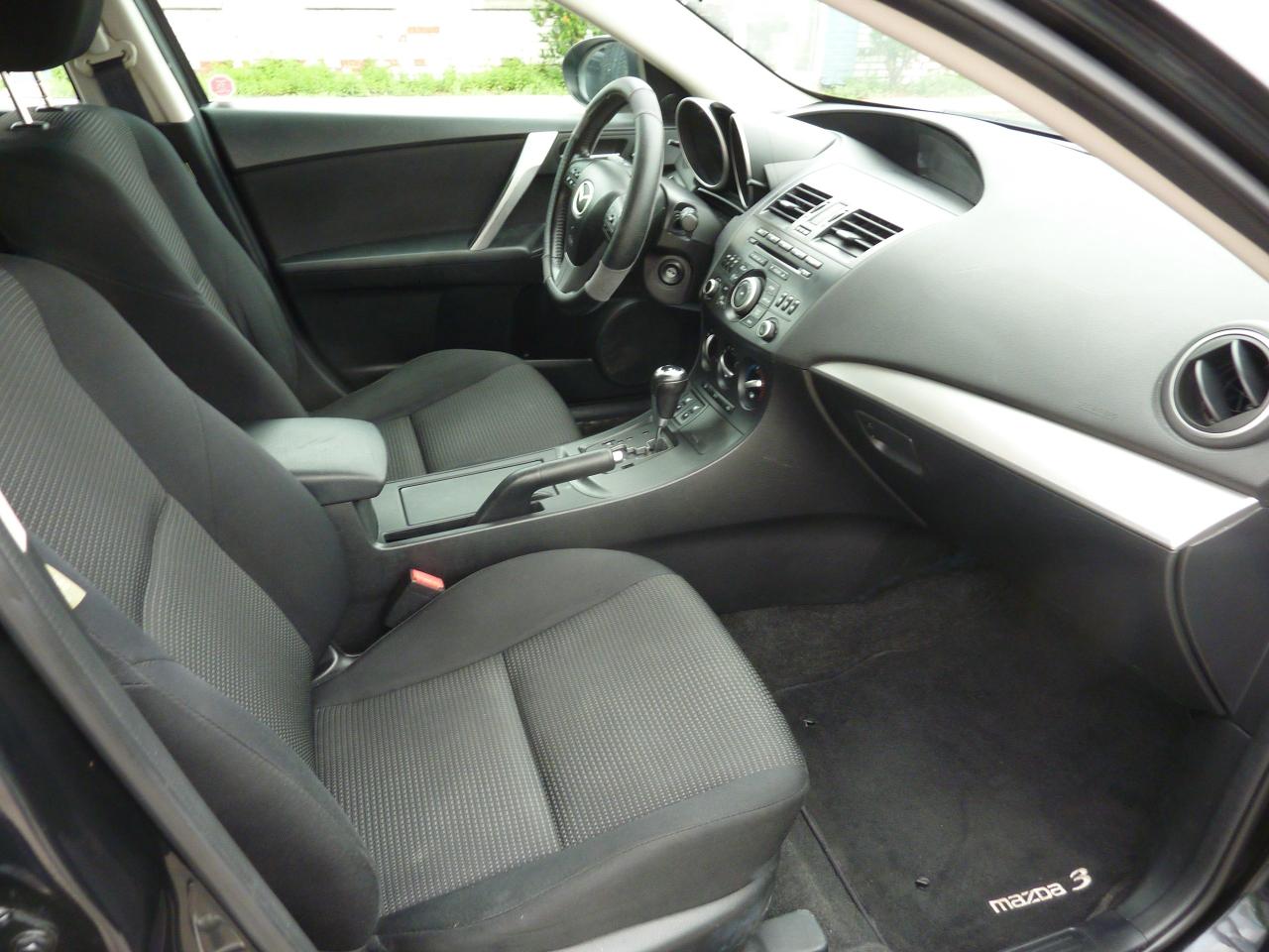 2012 Mazda MAZDA3 GS-SKY - Photo #11