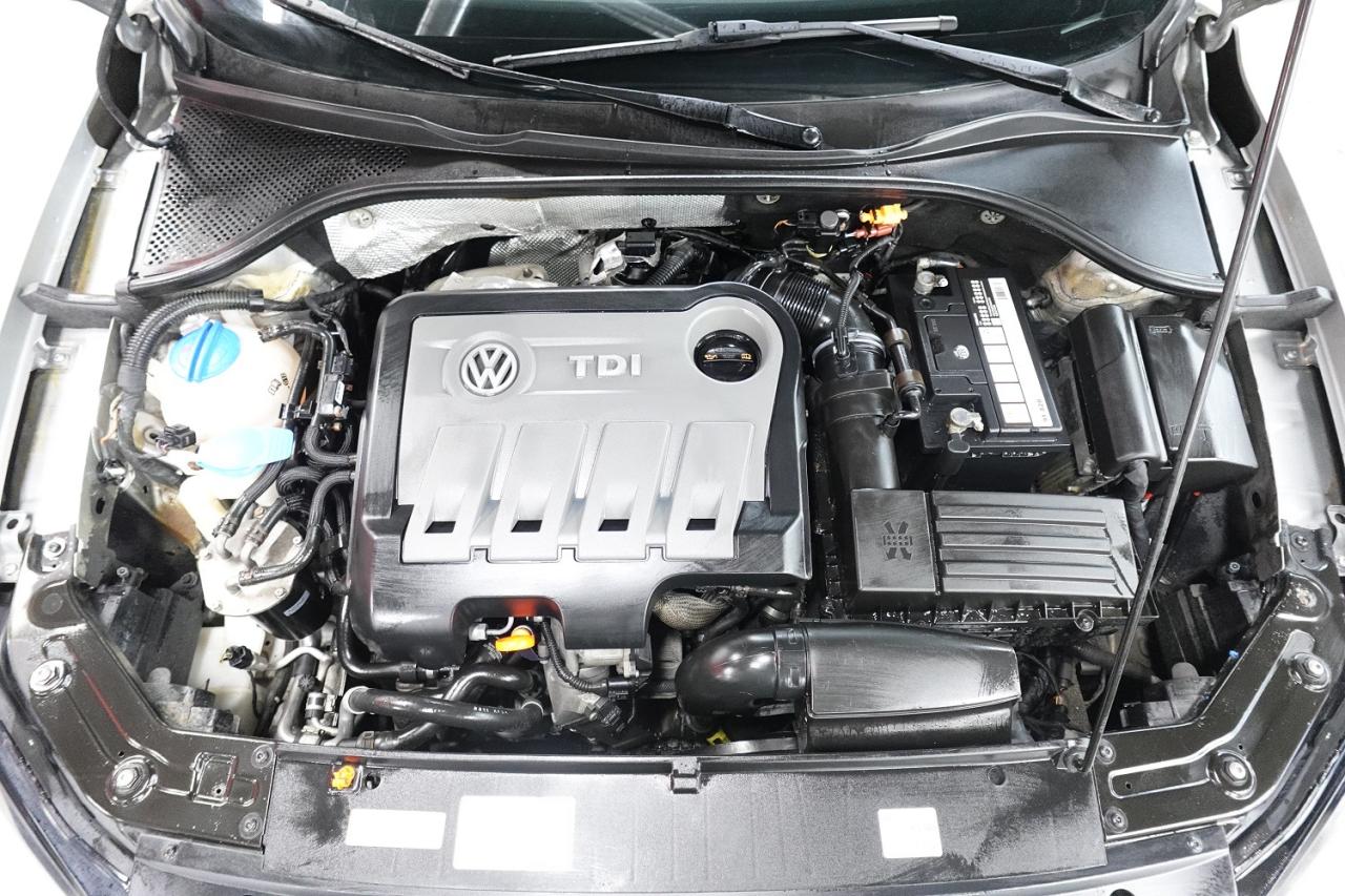2012 Volkswagen Passat TDI,WELL MAINTAIN,NO ACCIDENT,LEATHER ROOF - Photo #31