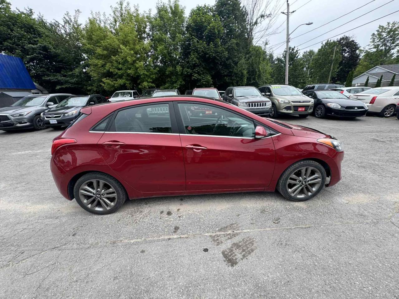2016 Hyundai Elantra GT Limited - Photo #4