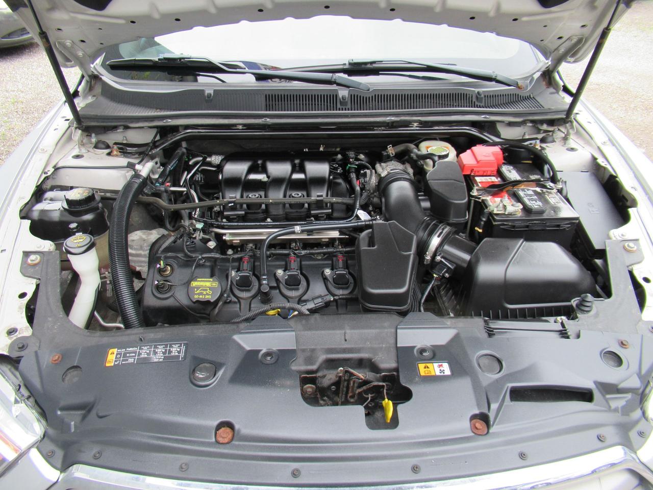 2013 Ford Taurus SEL - Photo #4