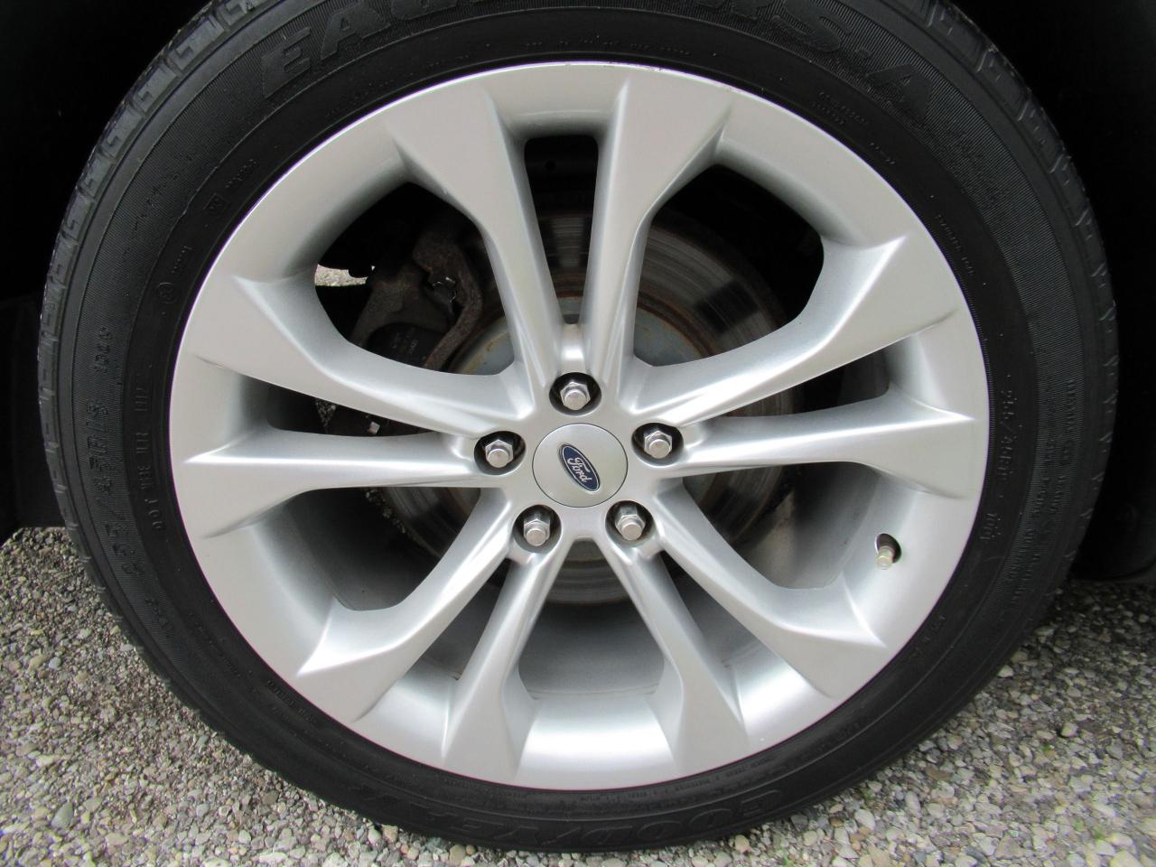 2013 Ford Taurus SEL - Photo #5