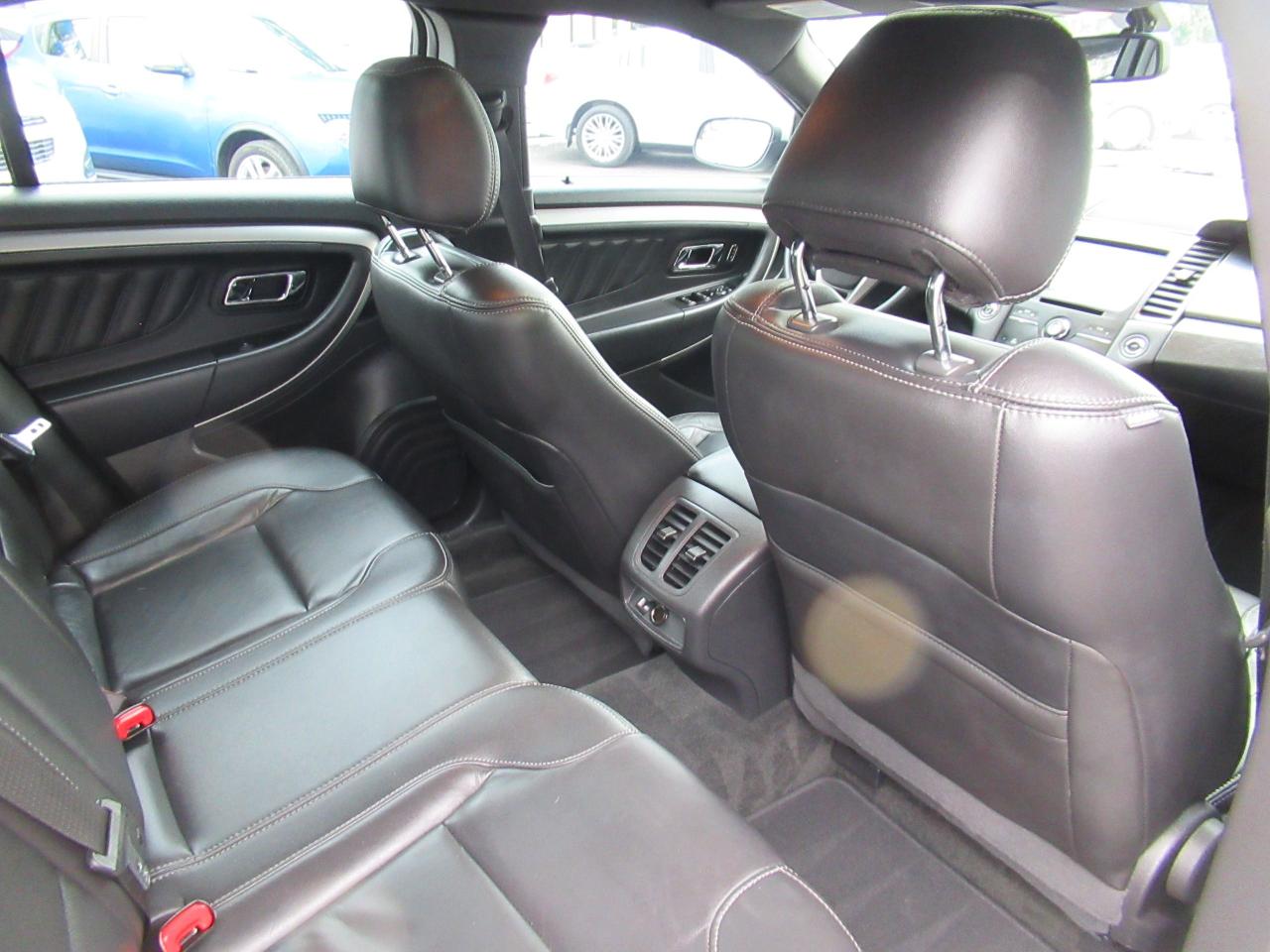 2013 Ford Taurus SEL - Photo #11