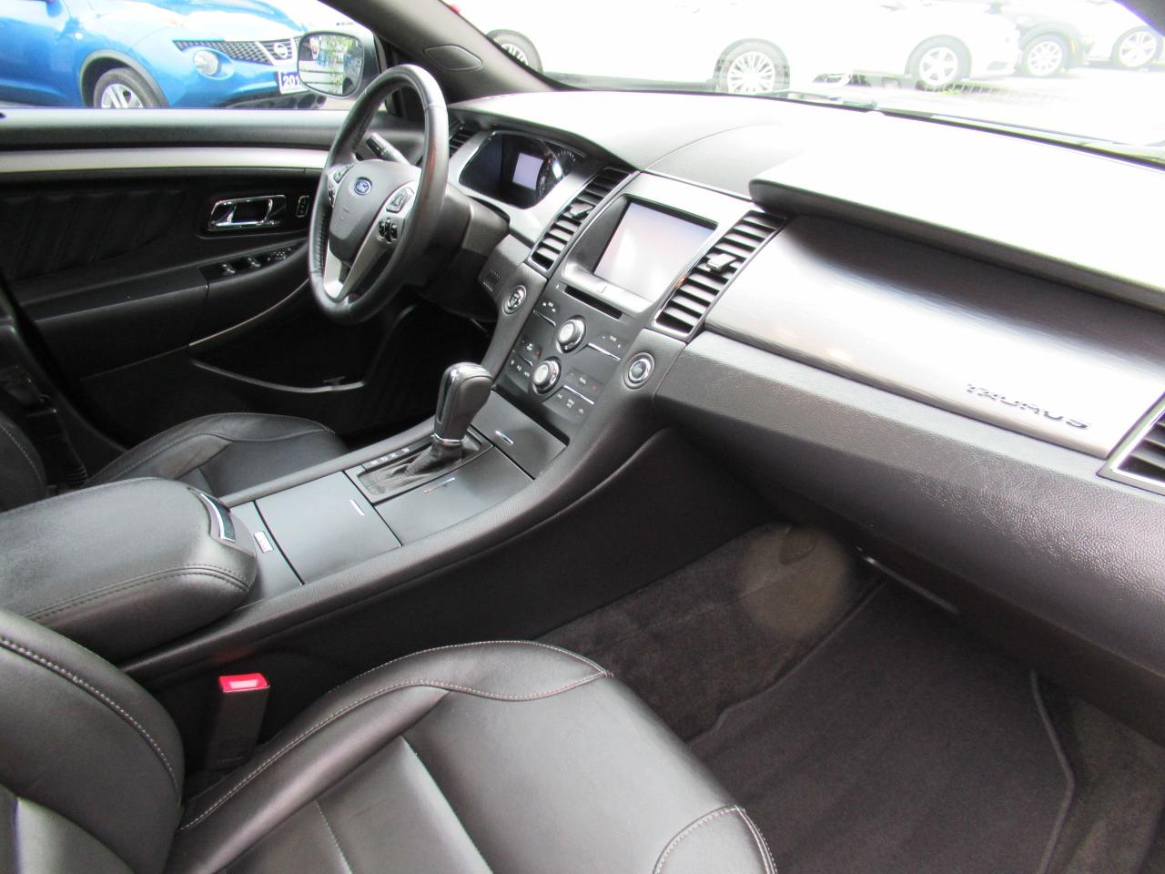 2013 Ford Taurus SEL - Photo #10