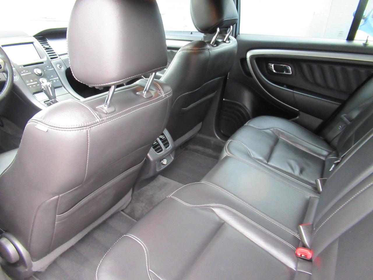 2013 Ford Taurus SEL - Photo #9
