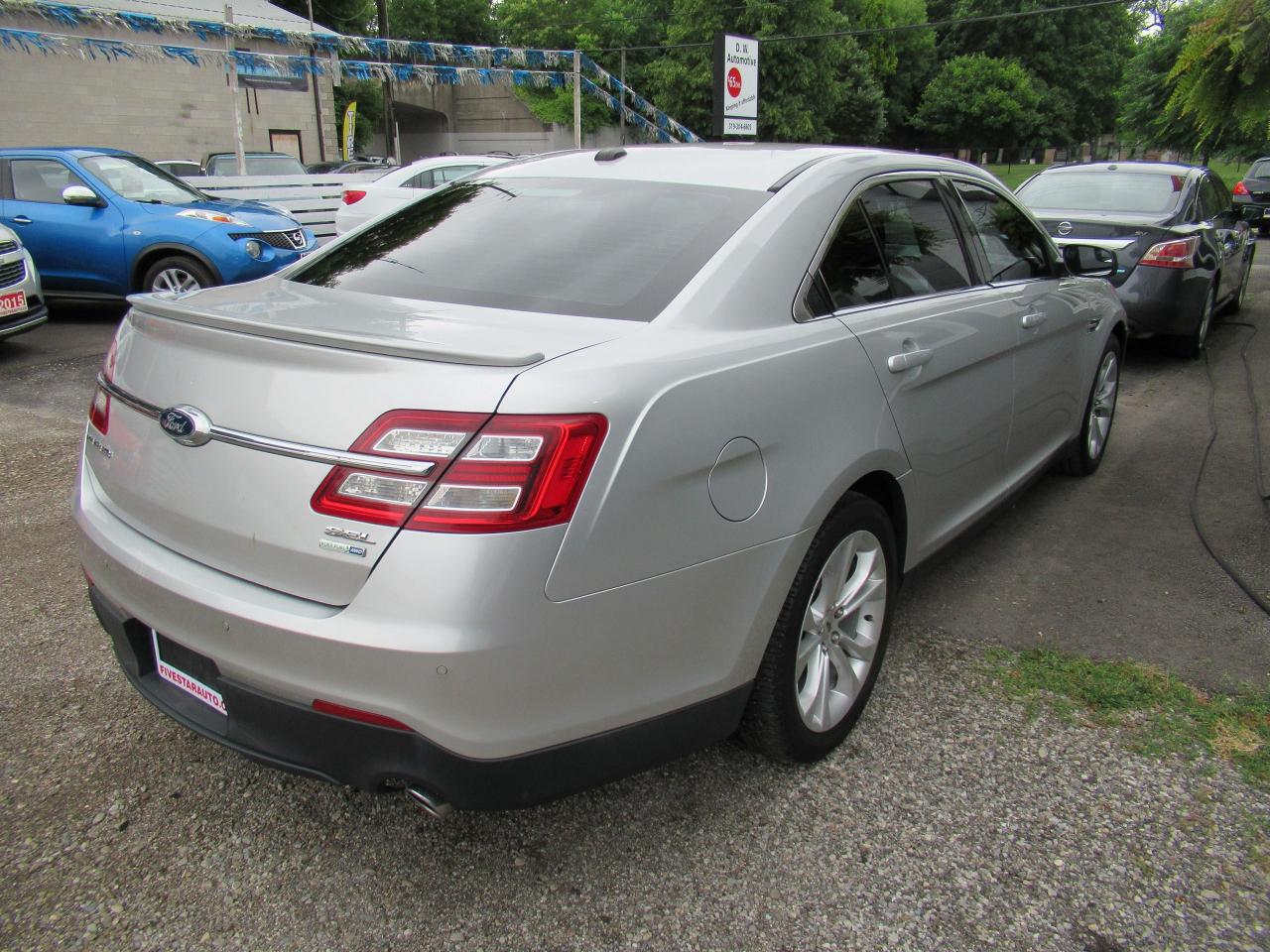 2013 Ford Taurus SEL - Photo #3