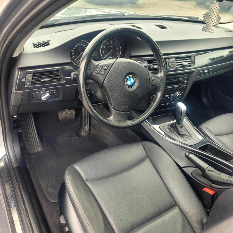 2011 BMW 328xi 328i xDrive AWD Classic Edition - Photo #6