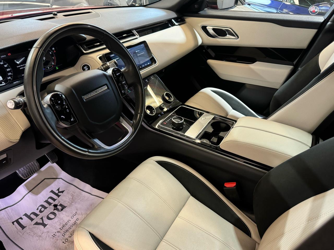 2020 Land Rover Range Rover Velar R-DYNAMIC|NAV|BACKUP|PANO|LKA|BSM|CARPLAY| - Photo #7