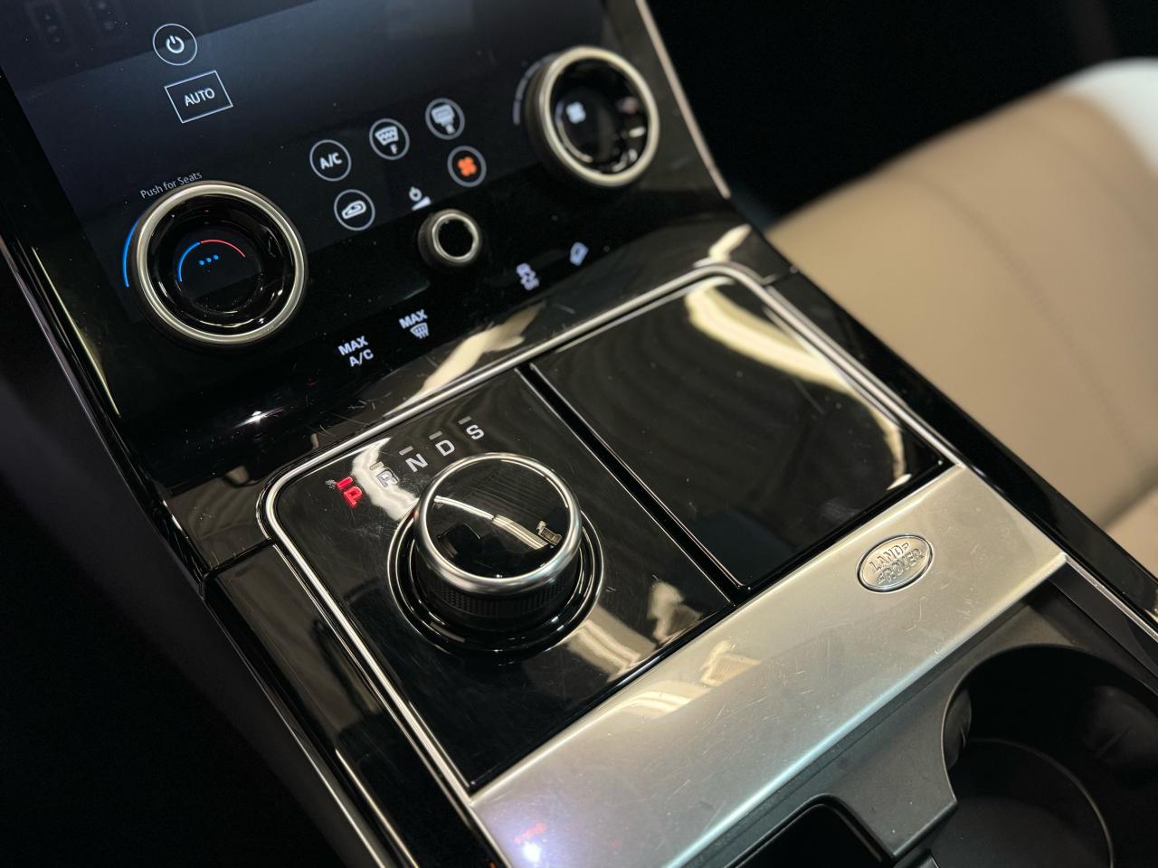 2020 Land Rover Range Rover Velar R-DYNAMIC|NAV|BACKUP|PANO|LKA|BSM|CARPLAY| - Photo #25