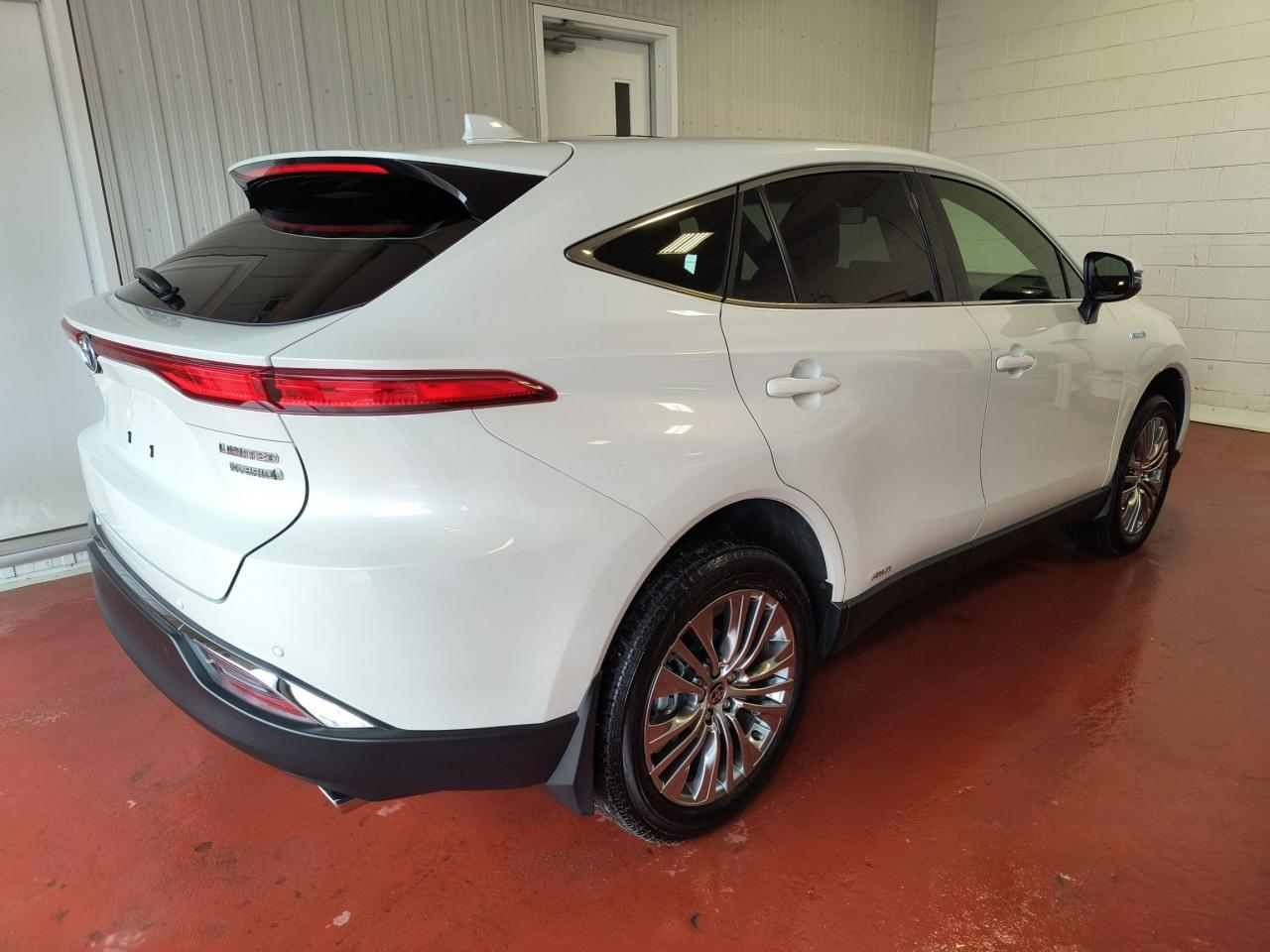 2021 Toyota Venza LIMITED AWD Photo1