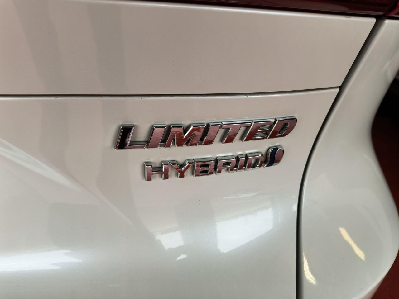 2021 Toyota Venza LIMITED AWD Photo