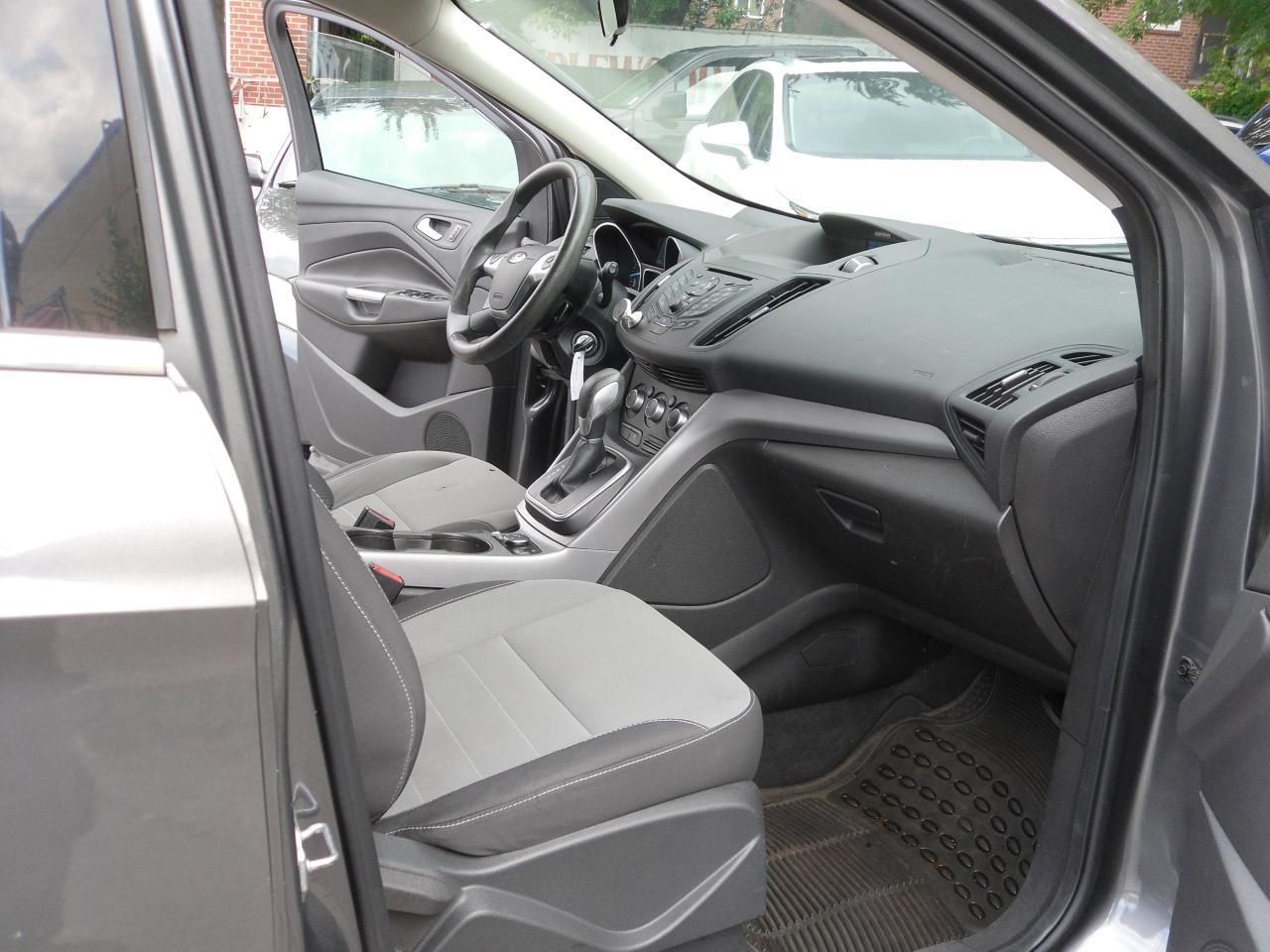 2014 Ford Escape FWD 4dr SE - Photo #9