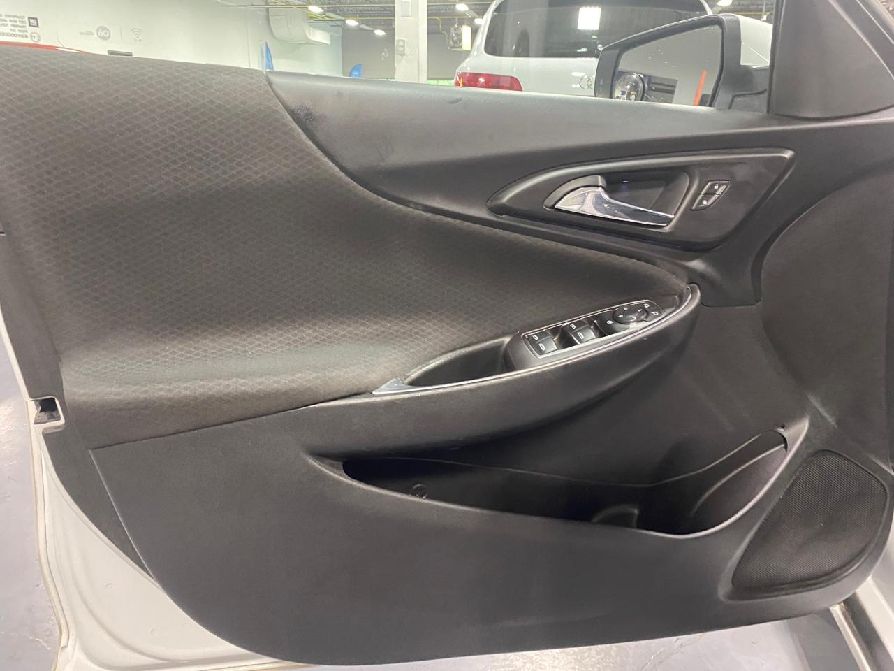 2018 Chevrolet Malibu LT - Photo #11
