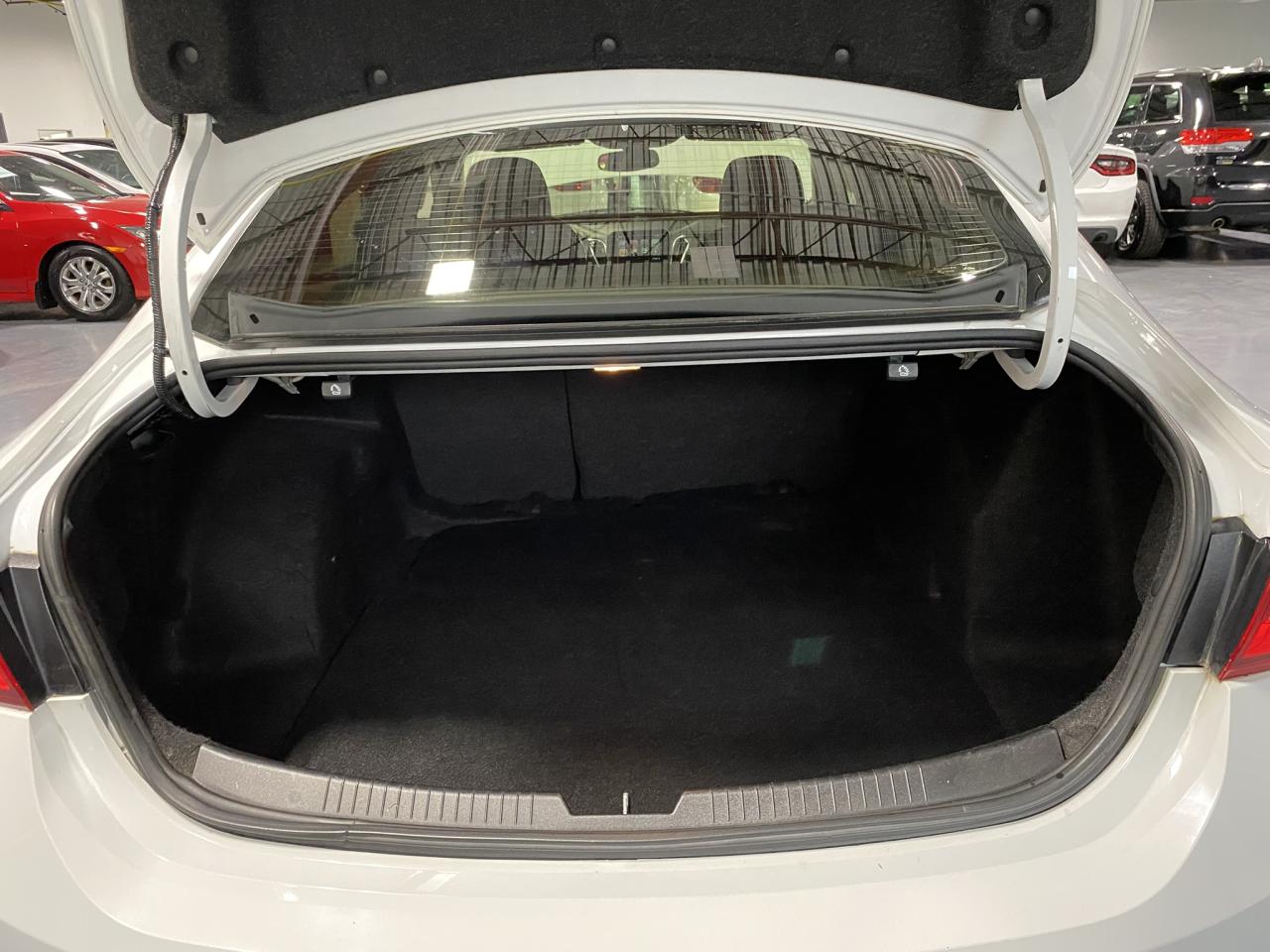 2018 Chevrolet Malibu LT - Photo #16