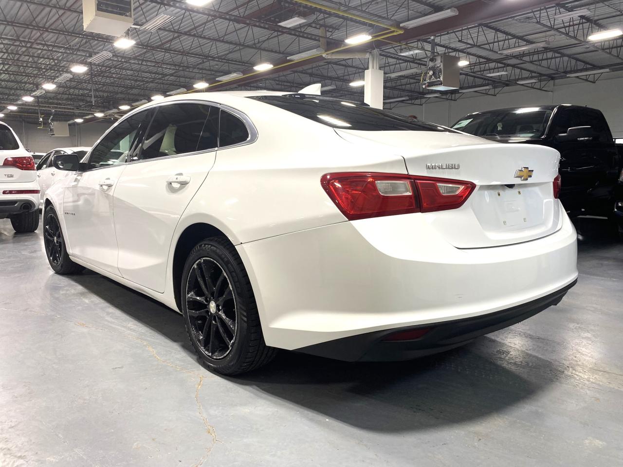 2018 Chevrolet Malibu LT - Photo #3