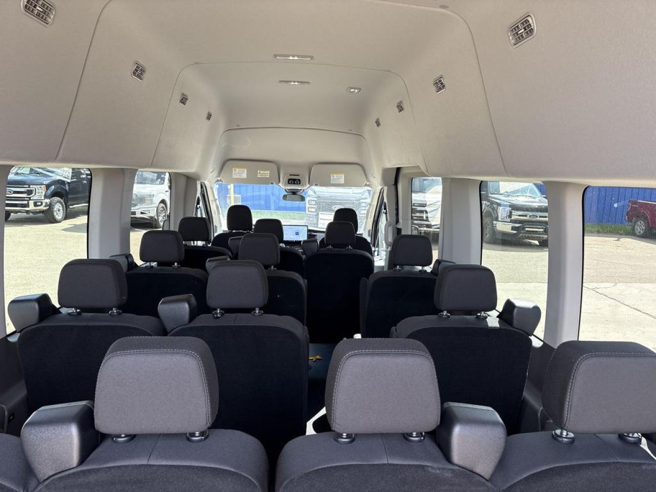2025 Ford Transit Passenger Wagon XLT 302A Photo5