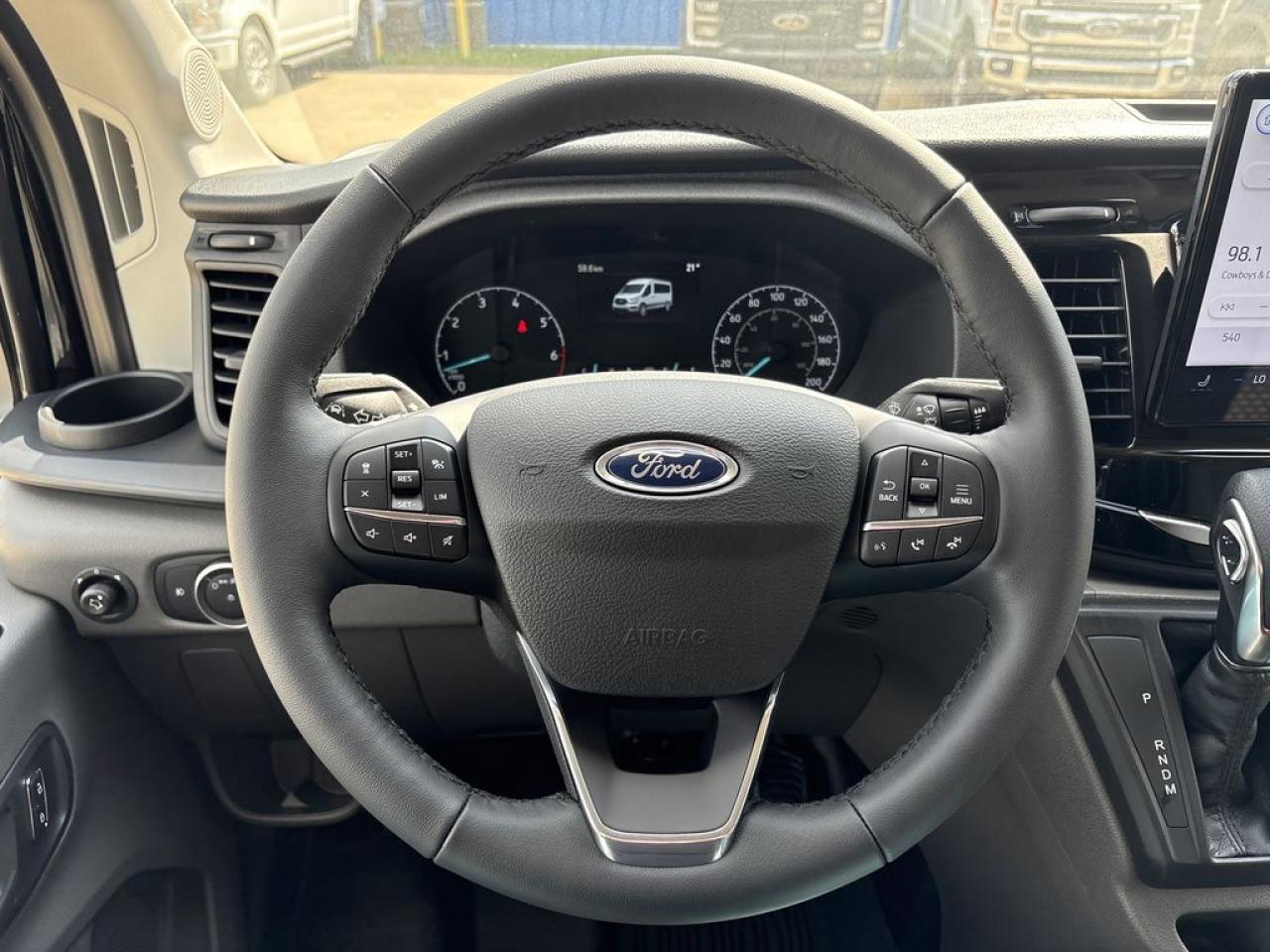 2025 Ford Transit Passenger Wagon XLT 302A Photo5
