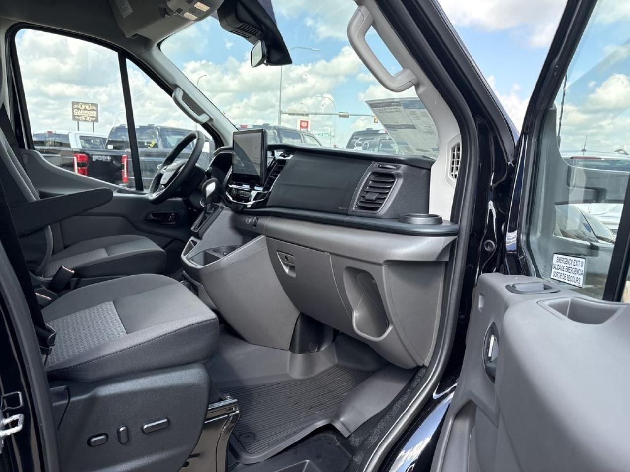 2025 Ford Transit Passenger Wagon XLT 302A Photo5