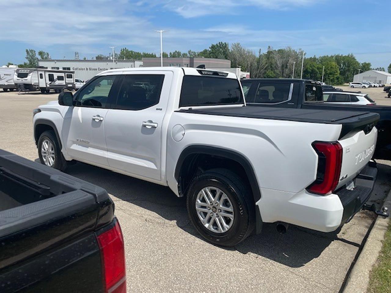 2022 Toyota Tundra SR5 Photo1