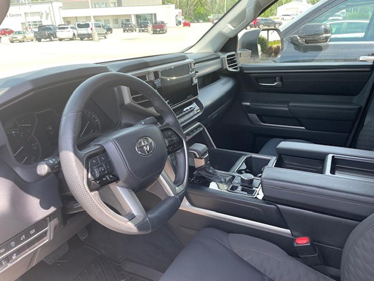 2022 Toyota Tundra SR5 Photo3
