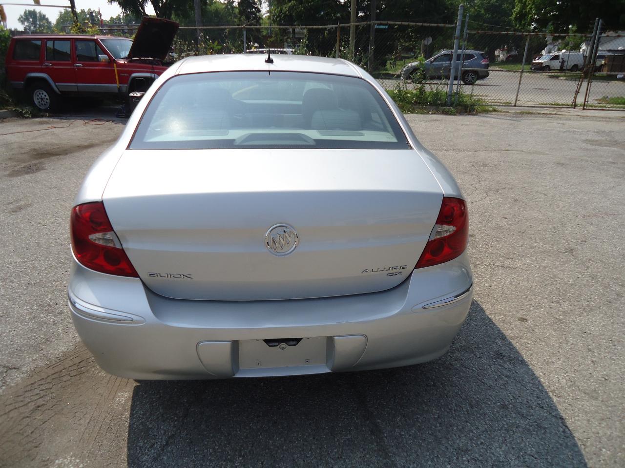2009 Buick Allure 4dr Sdn CX - Photo #4
