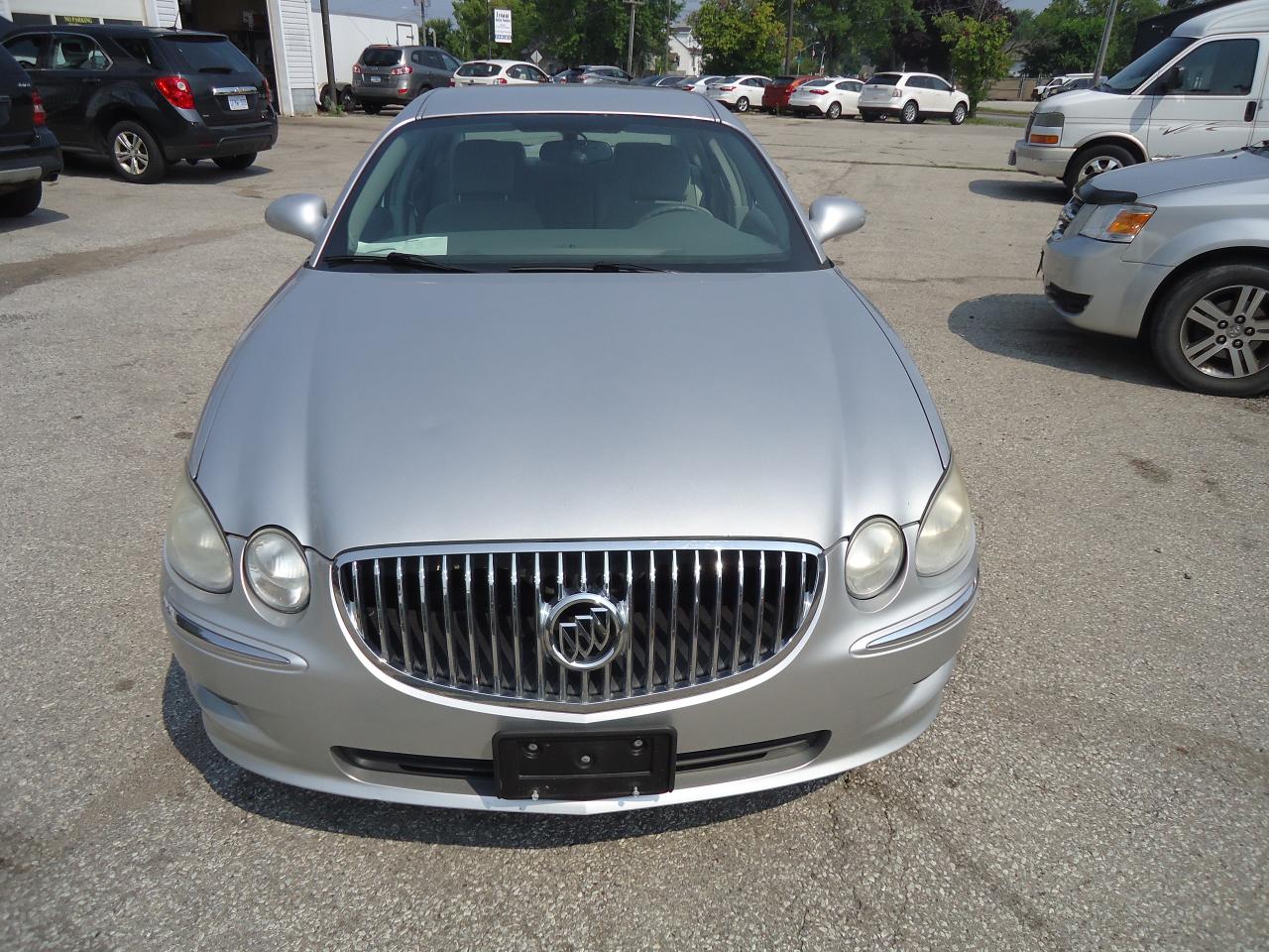 2009 Buick Allure 4dr Sdn CX - Photo #2