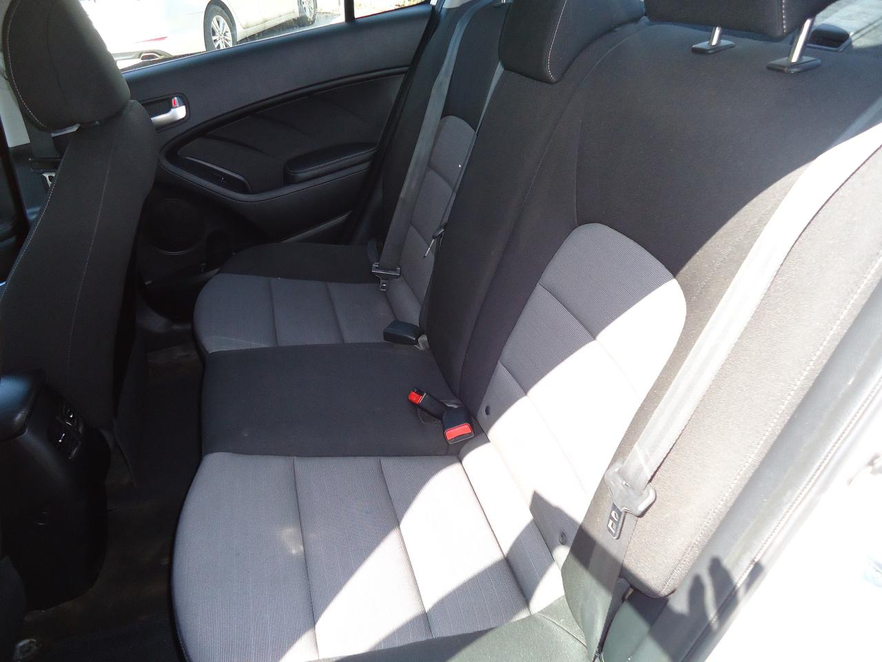 2015 Kia Forte 4dr Sdn Auto LX - Photo #5