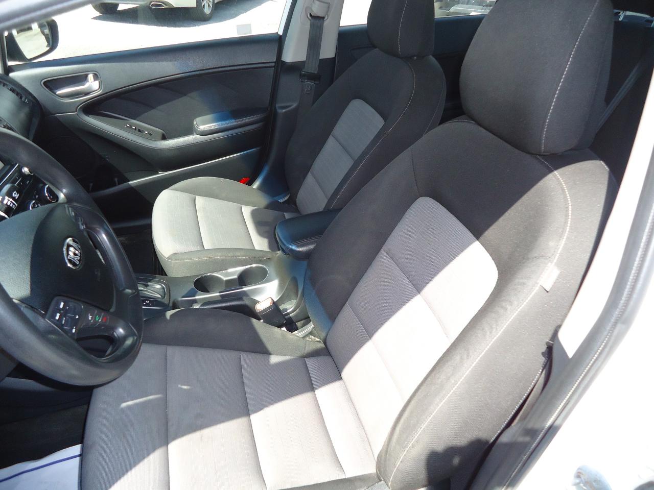 2015 Kia Forte 4dr Sdn Auto LX - Photo #7