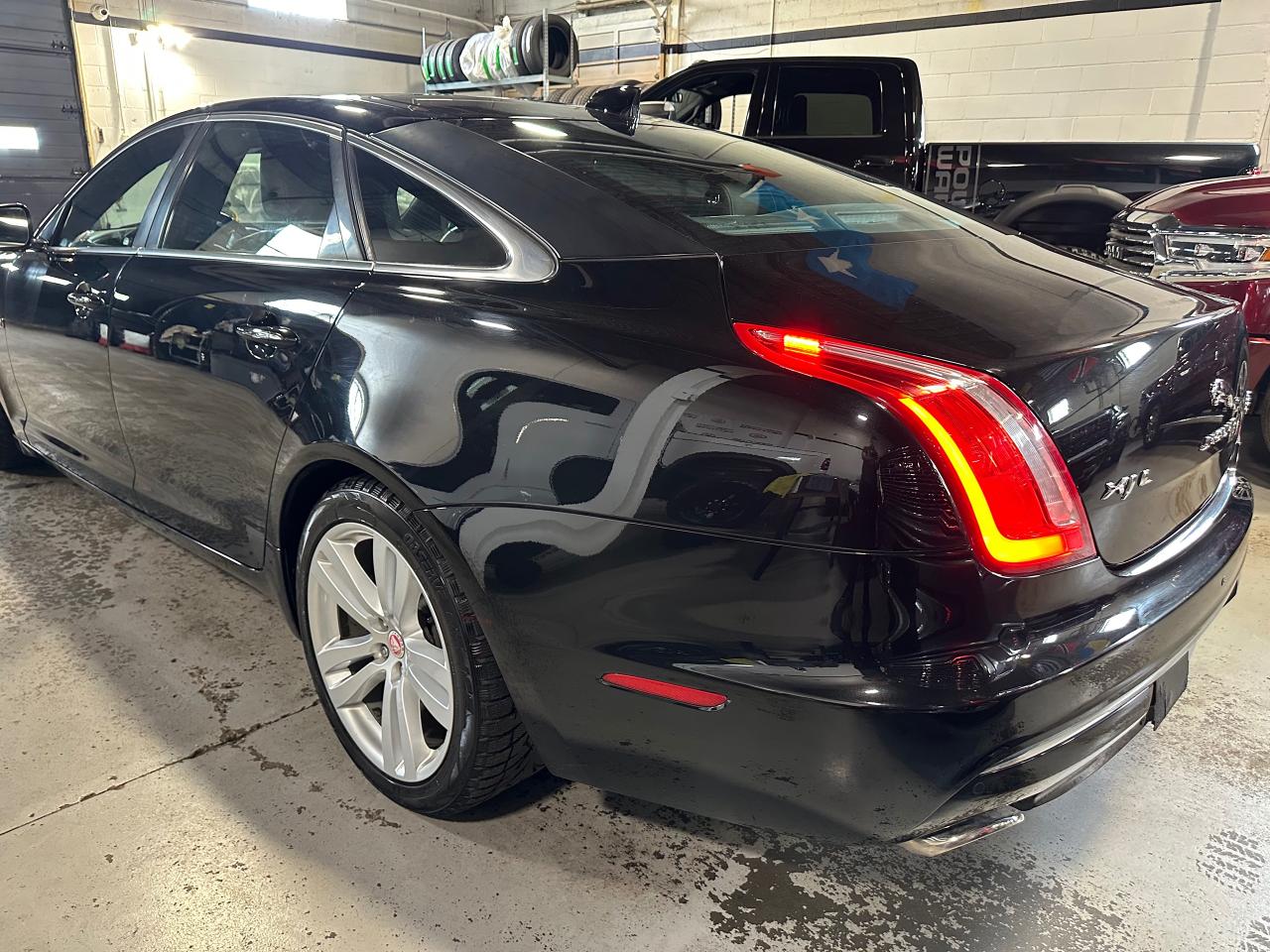 2016 Jaguar XJ XJL | PORTFOLIO PKG | MASSAGE SEATS - Photo #15