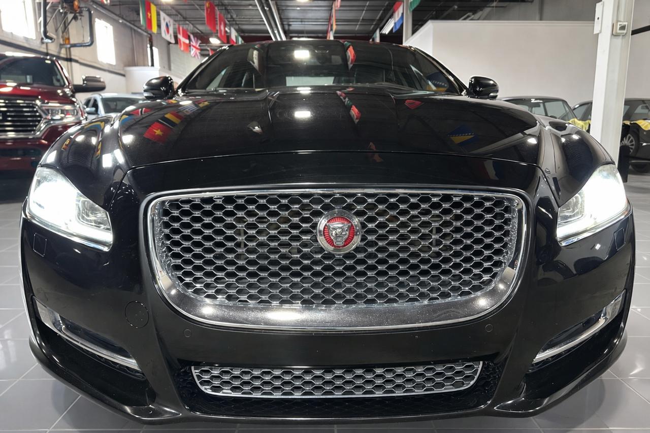 2016 Jaguar XJ XJL | PORTFOLIO PKG | MASSAGE SEATS Photo