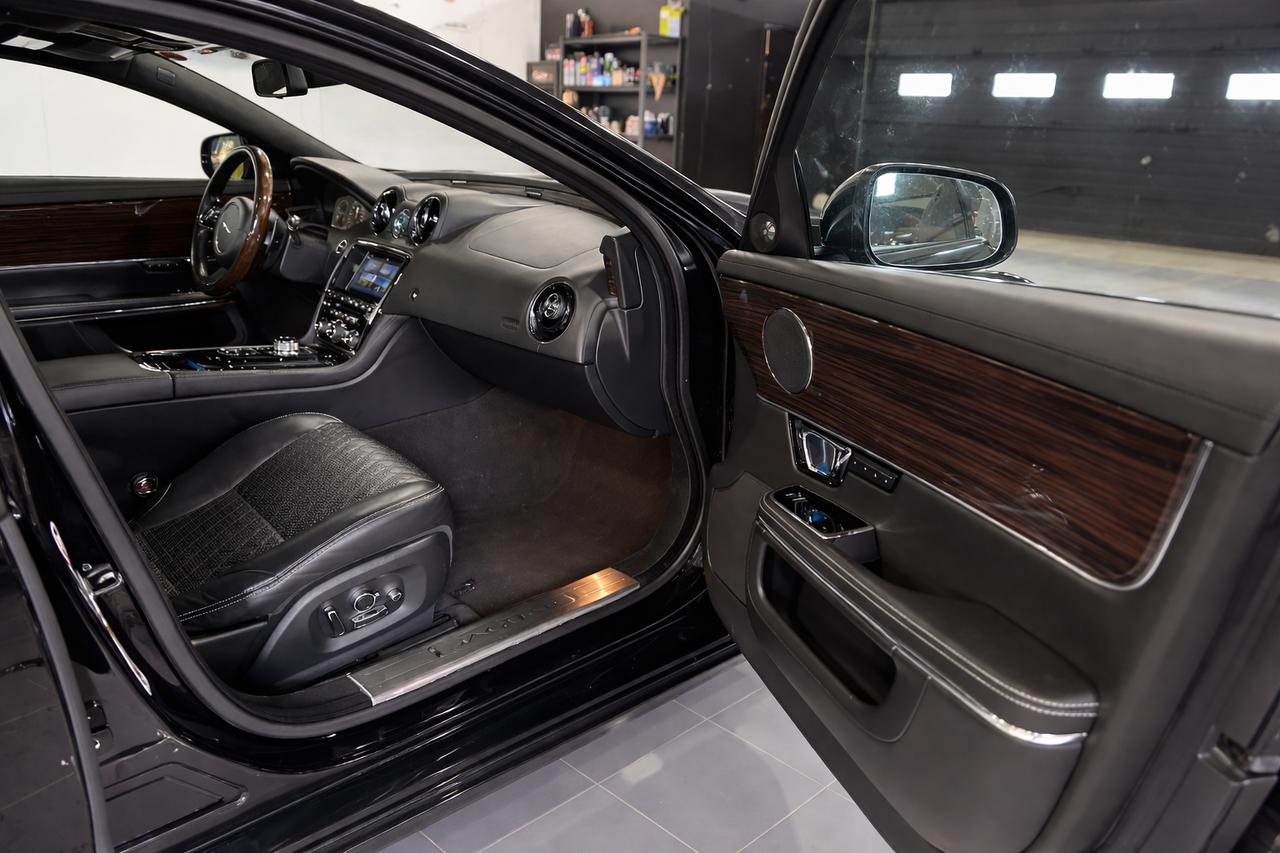 2016 Jaguar XJ XJL | PORTFOLIO PKG | MASSAGE SEATS Photo