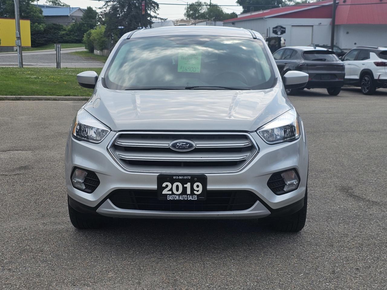 2019 Ford Escape SE ,4cyl. Turbo, One Owner - Photo #2
