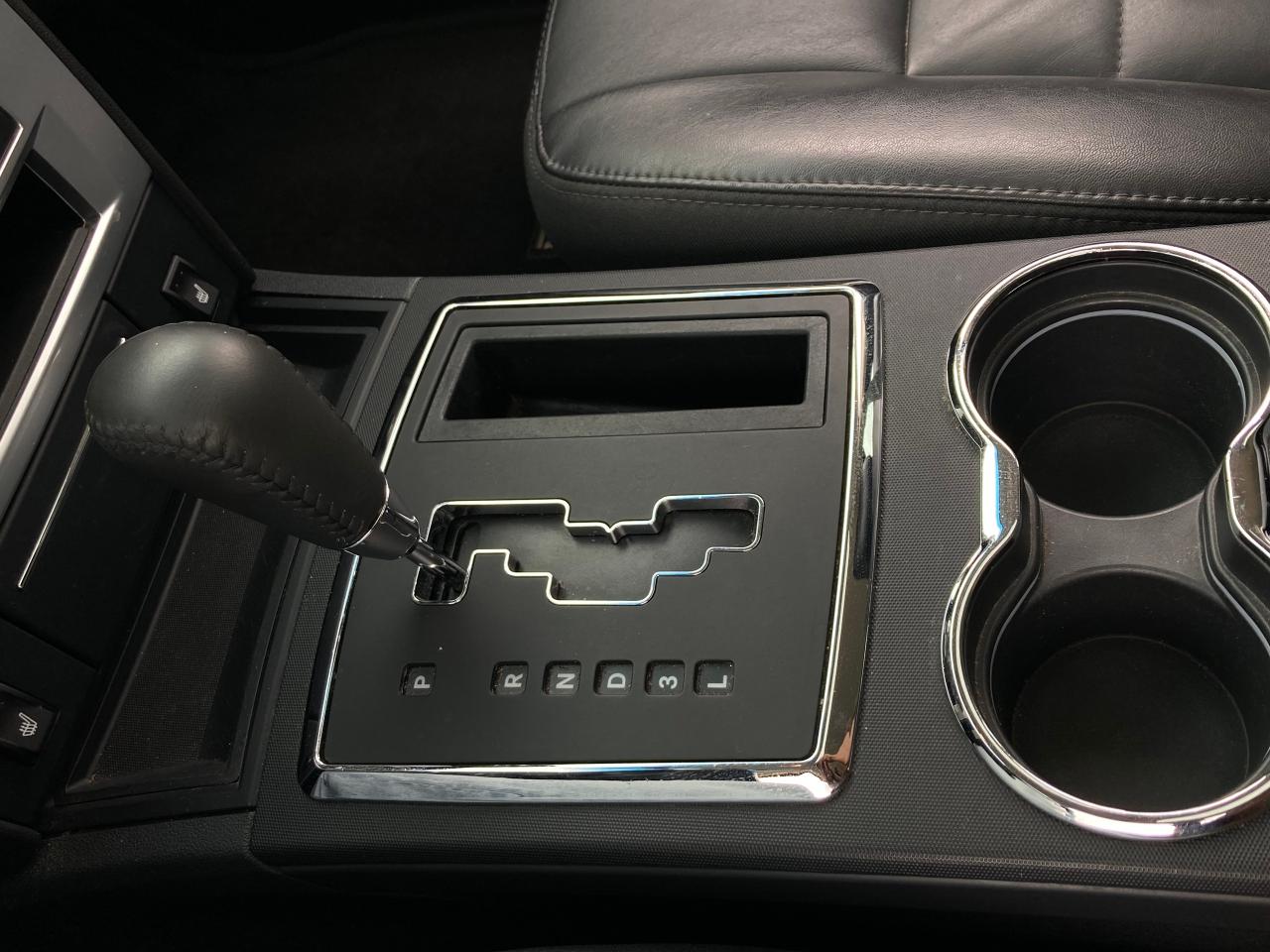 2010 Dodge Charger SXT - Photo #21