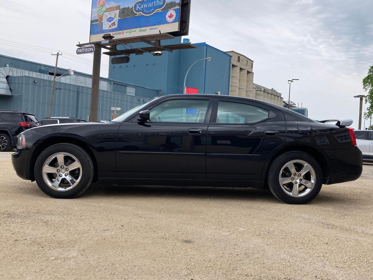2010 Dodge Charger SXT - Photo #4