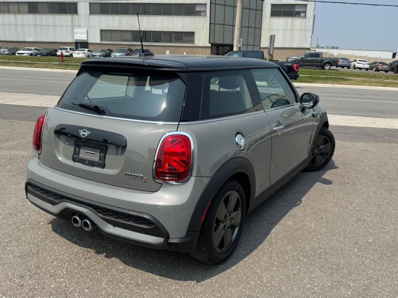 2022 MINI Cooper S - Photo #10