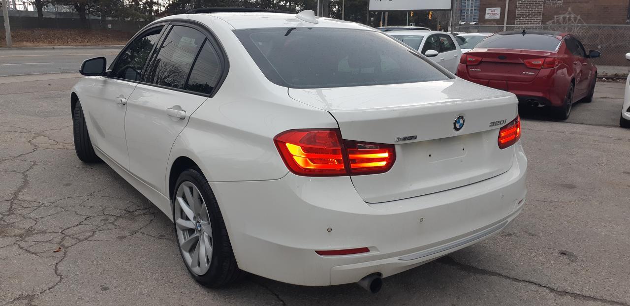 2013 BMW 3 Series 4dr Sdn 320i xDrive AWD - Photo #4