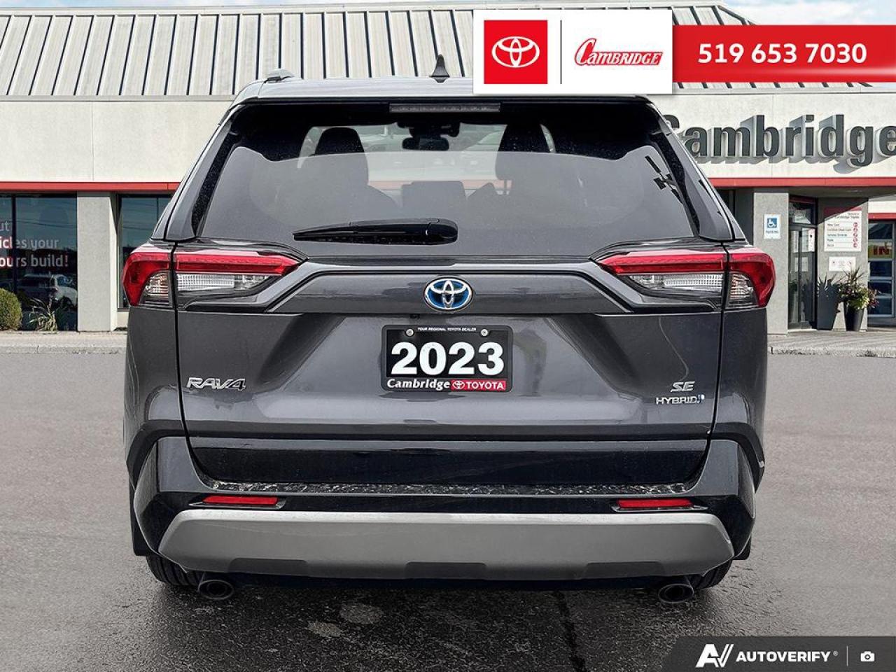 2023 Toyota RAV4 Hybrid SE Photo4