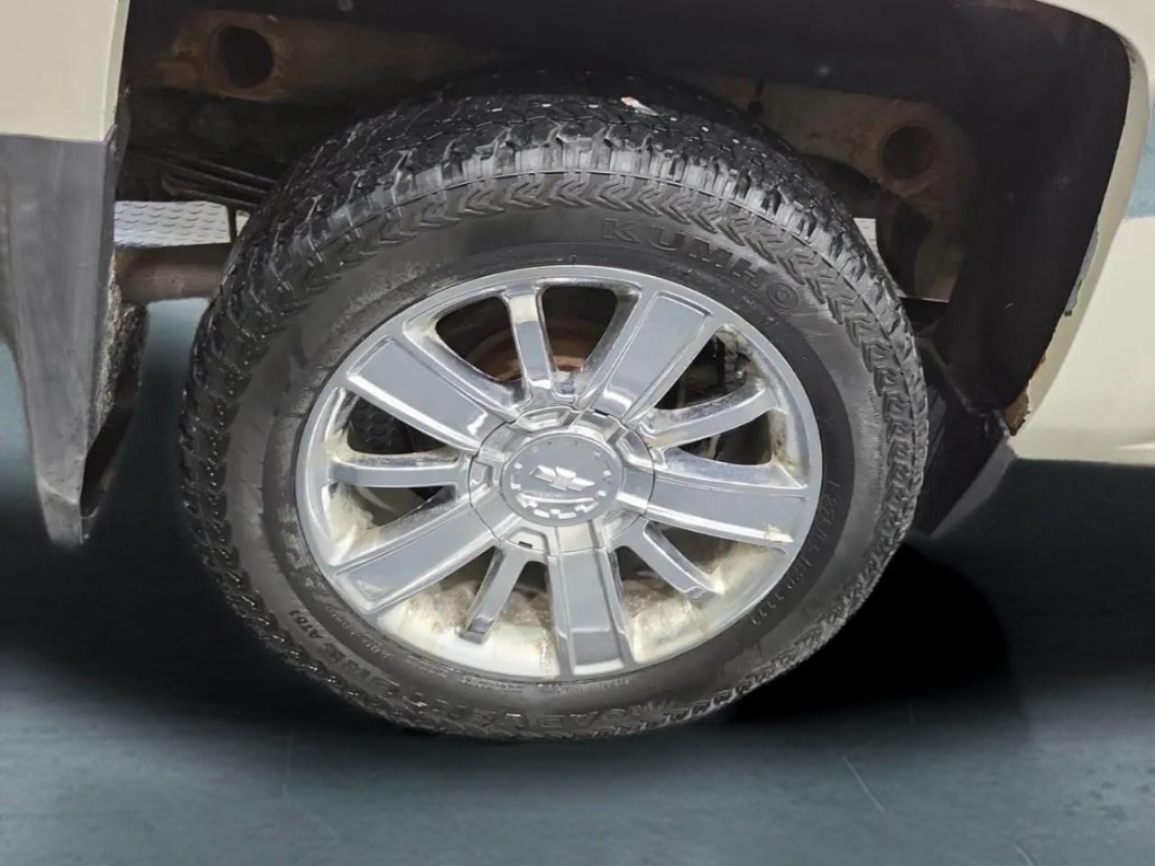 2015 Chevrolet Silverado HIGH COUNTRY CREW CAB Photo