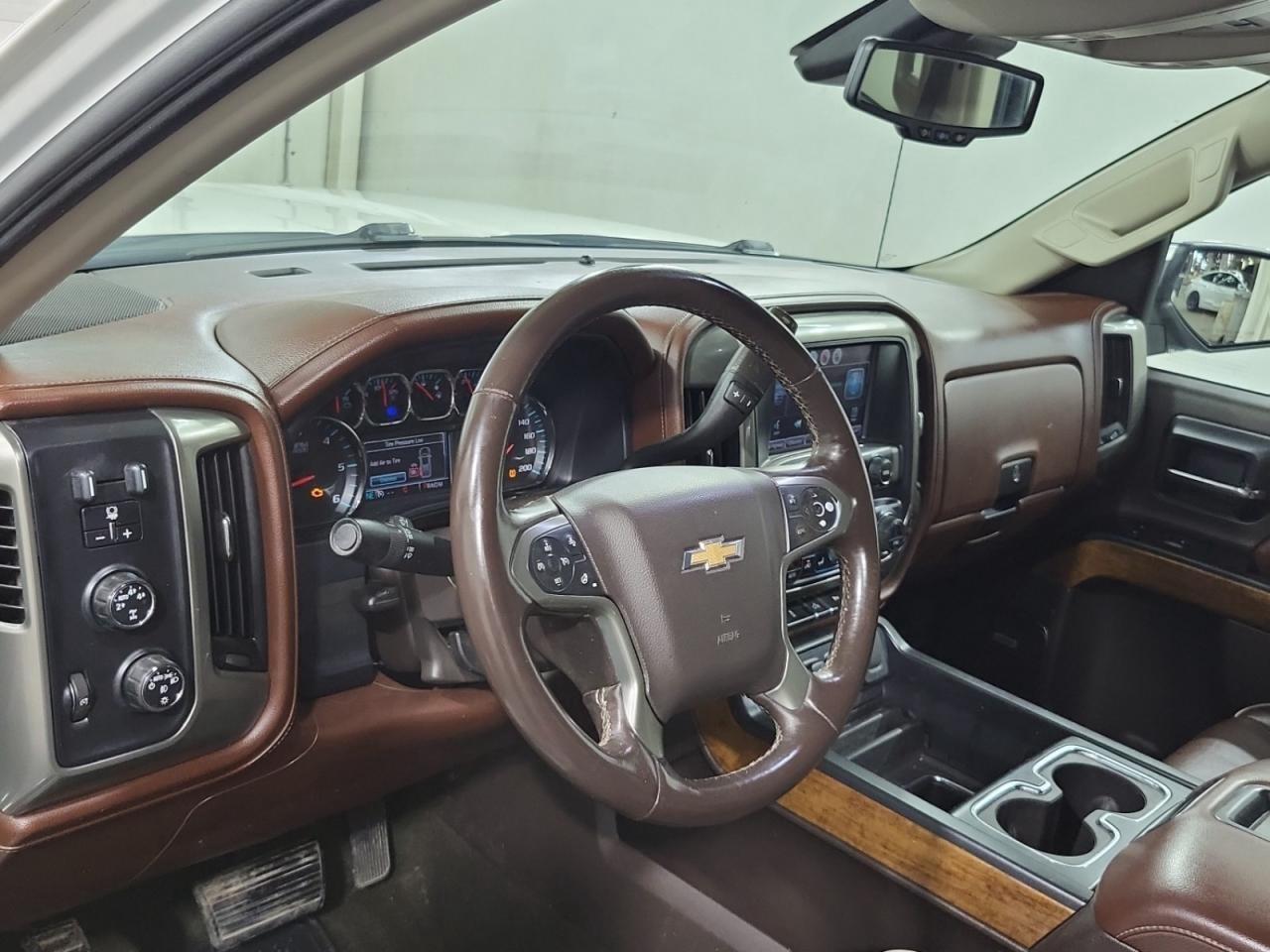 2015 Chevrolet Silverado HIGH COUNTRY CREW CAB Photo
