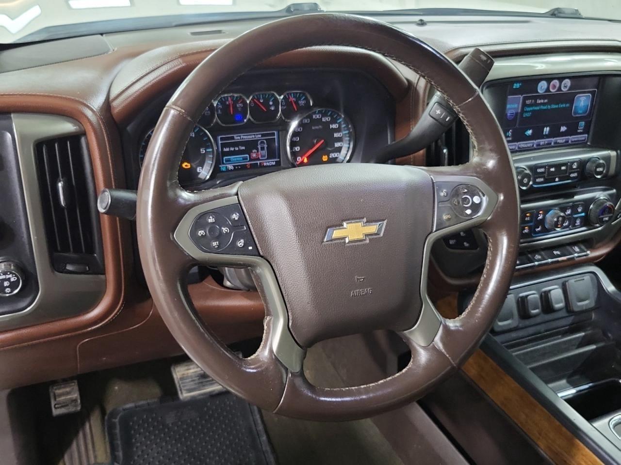 2015 Chevrolet Silverado HIGH COUNTRY CREW CAB Photo