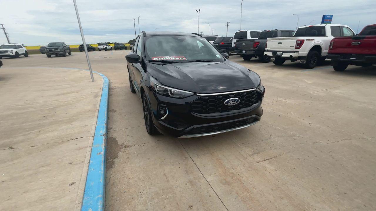 2023 Ford Escape ST-Line Elite AWD Photo2