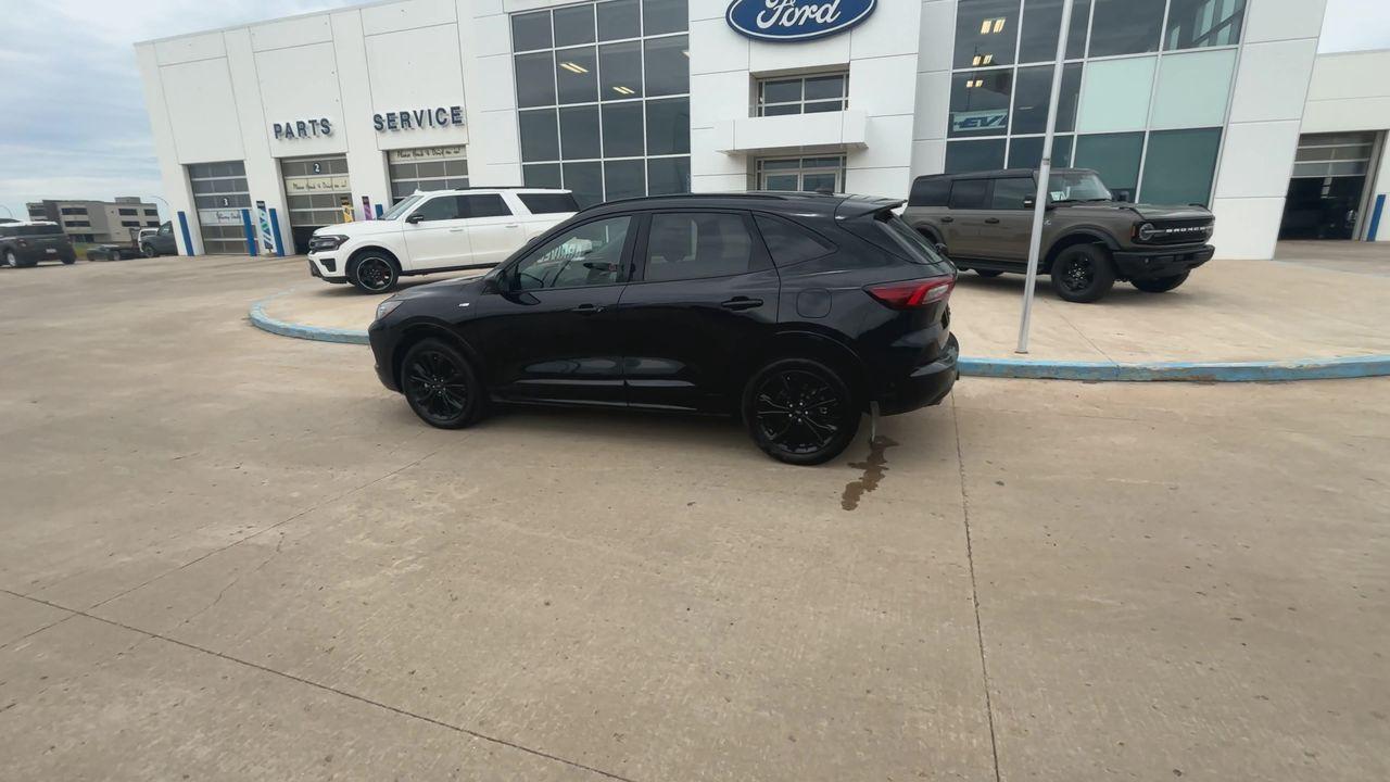 2023 Ford Escape ST-Line Elite AWD Photo5