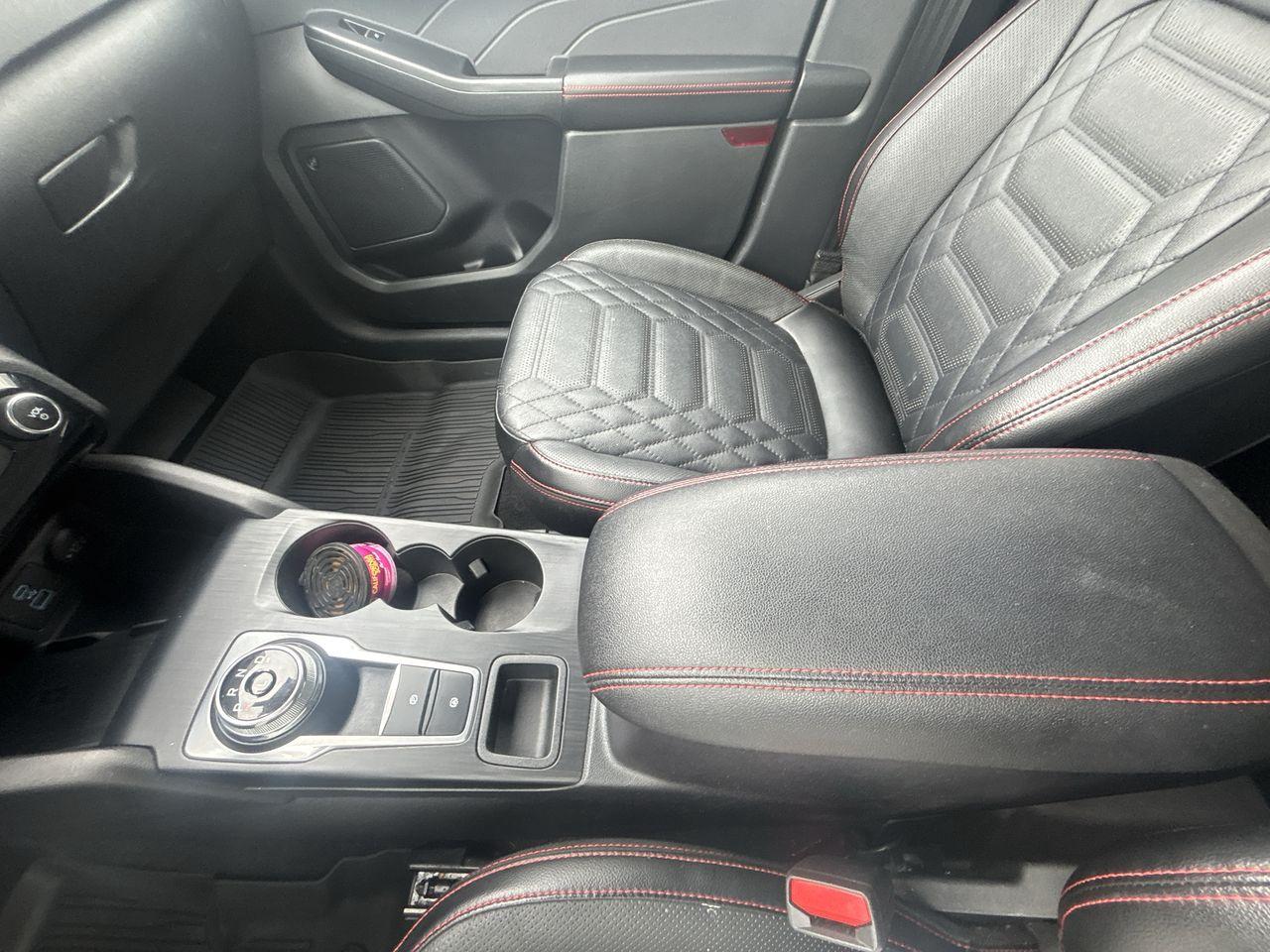 2023 Ford Escape ST-Line Elite AWD Photo5