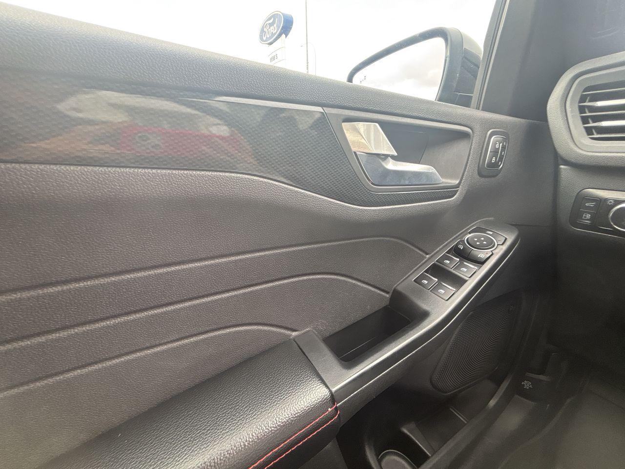 2023 Ford Escape ST-Line Elite Photo5