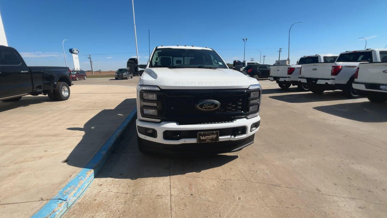 2026 Ford F-350 Super Duty SRW LARIAT 4WD CREW CAB 6.75' BOX Photo2