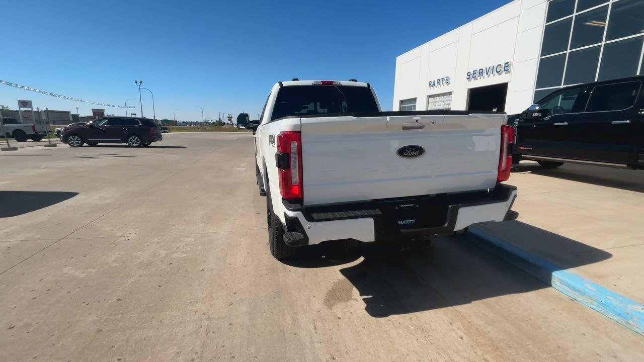2026 Ford F-350 Super Duty SRW LARIAT 4WD CREW CAB 6.75' BOX Photo5