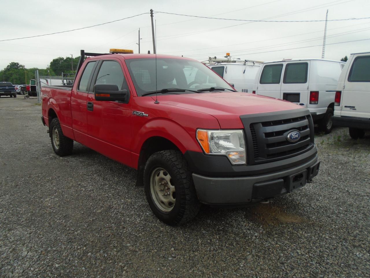 2011 Ford F-150 4WD SuperCab 145  XL - Photo #2